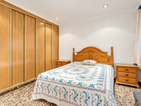3-bedroom Flat In Elche, Spain (66 M²)
