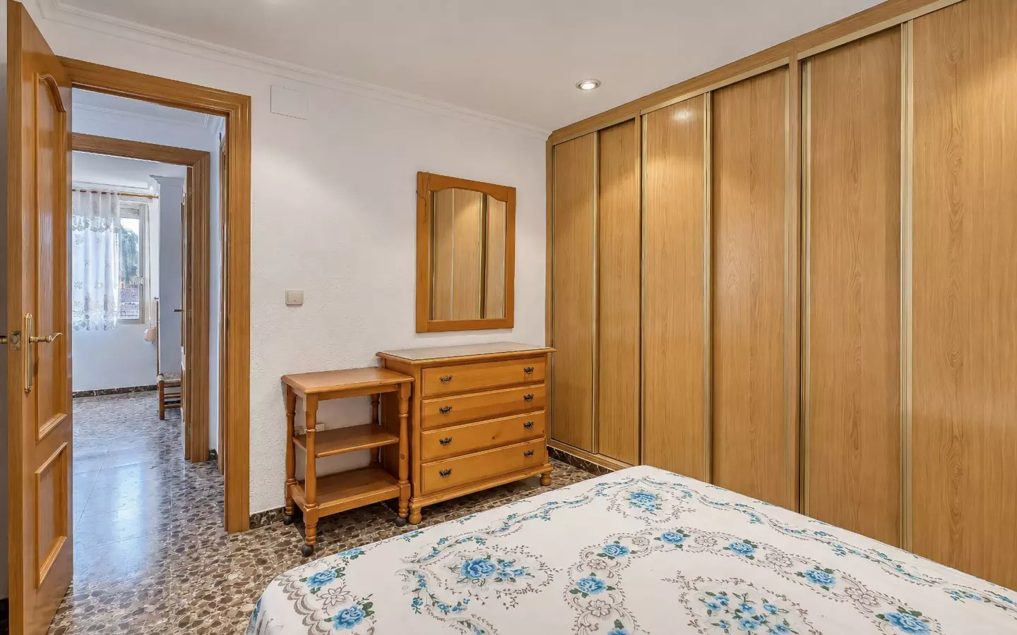 3-bedroom Flat In Elche, Spain (66 M²)