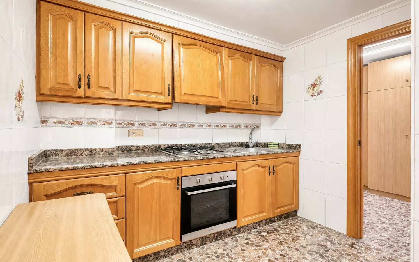 3-bedroom Flat In Elche, Spain (66 M²)