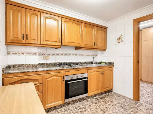 3-bedroom Flat In Elche, Spain (66 M²)