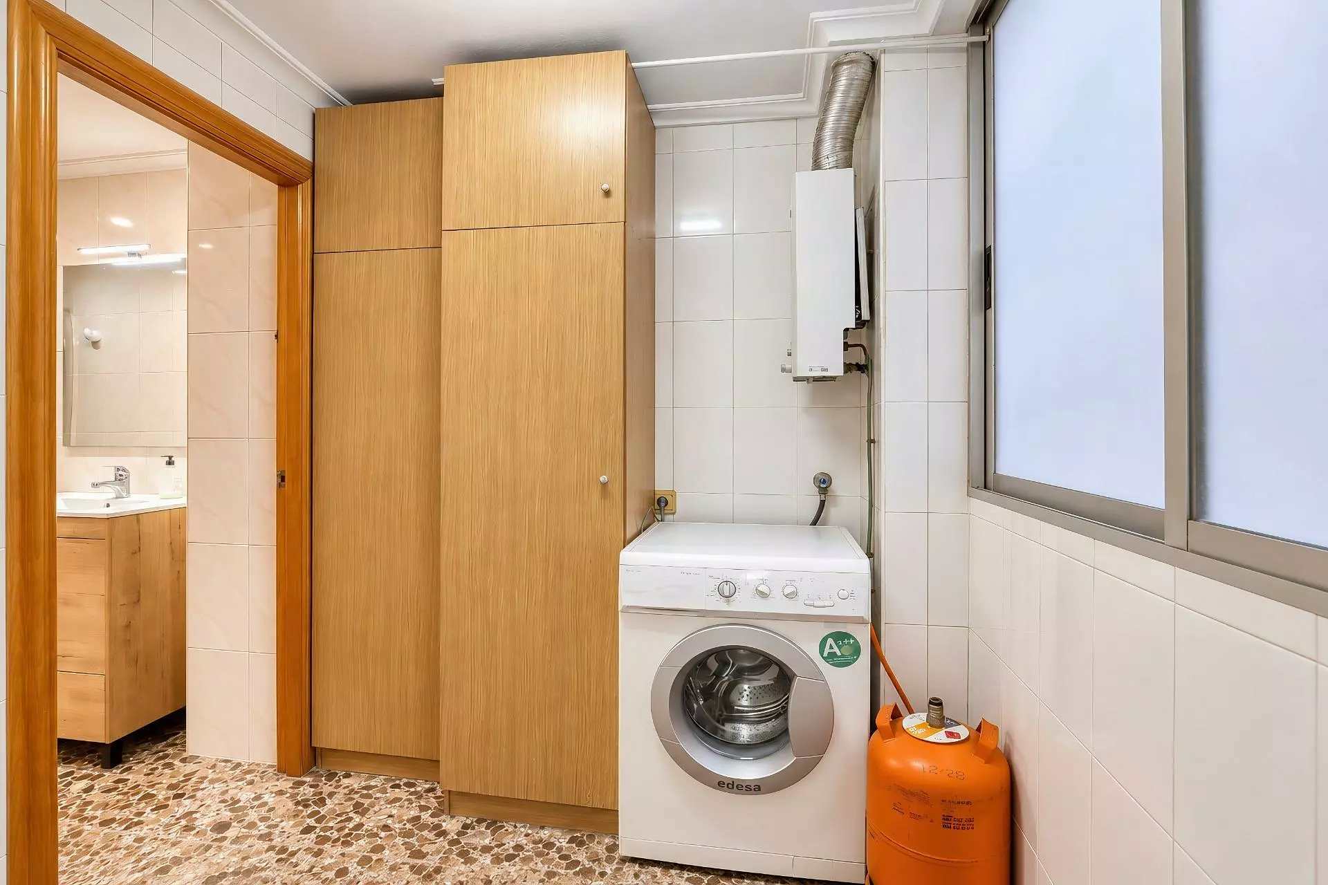 3-bedroom Flat In Elche, Spain (66 M²)