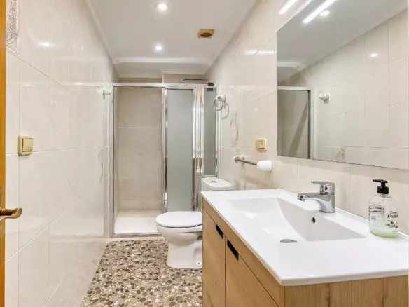 3-bedroom Flat In Elche, Spain (66 M²)