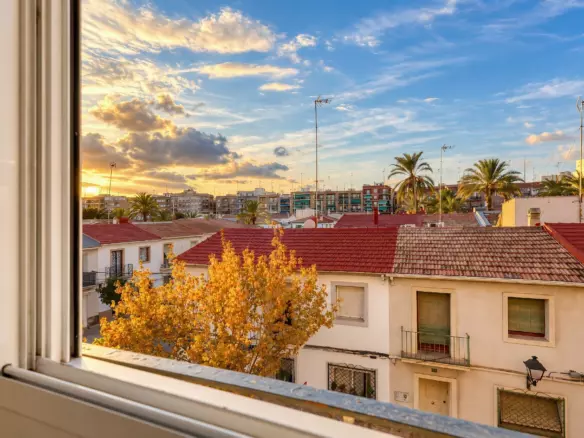 3-bedroom Flat In Elche, Spain (66 M²)
