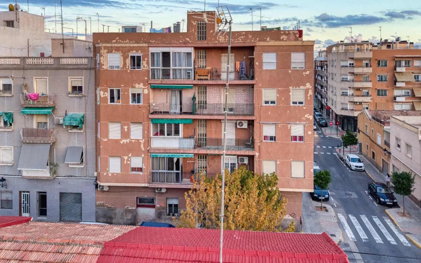 3-bedroom Flat In Elche, Spain (66 M²)