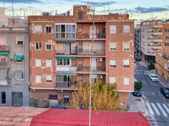 3-bedroom Flat In Elche, Spain (66 M²)