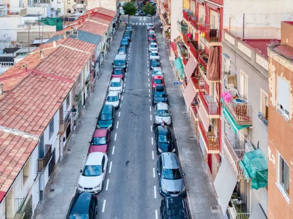 3-bedroom Flat In Elche, Spain (66 M²)