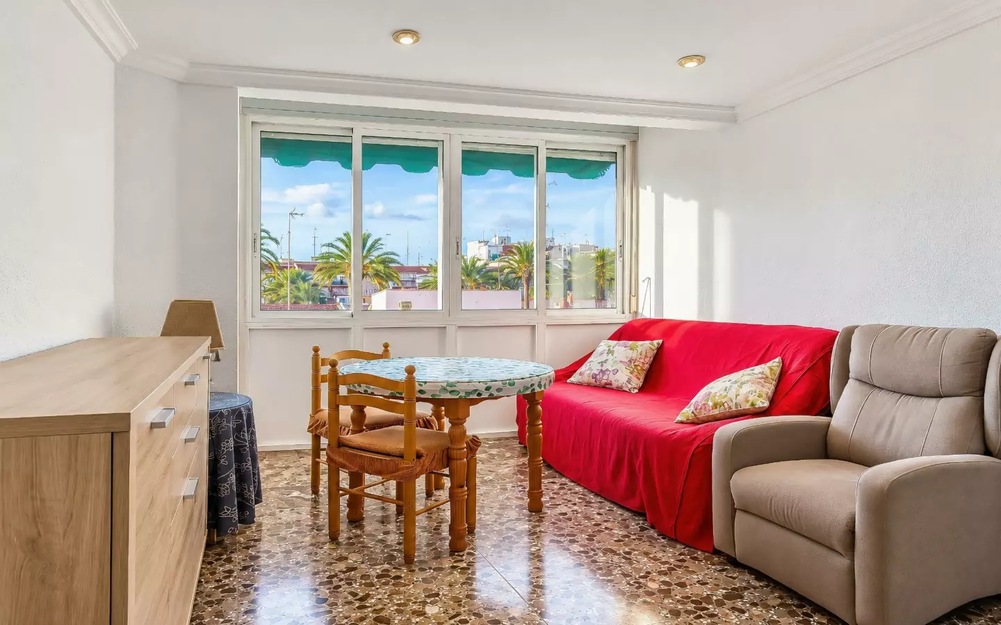 3-bedroom Flat In Elche, Spain (66 M²)
