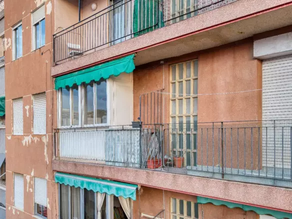 3-bedroom Flat In Elche, Spain (66 M²)