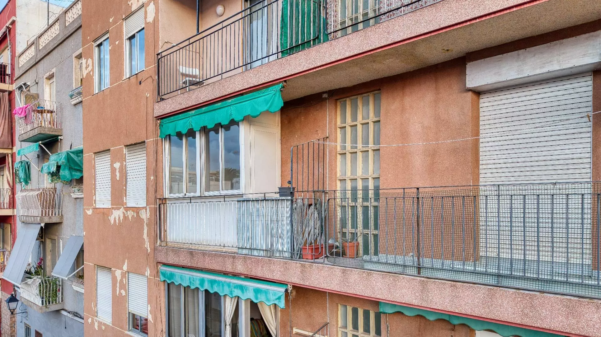 3-bedroom Flat In Elche, Spain (66 M²)