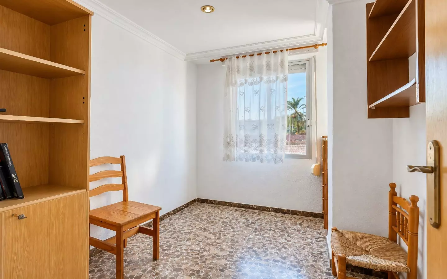 3-bedroom Flat In Elche, Spain (66 M²)