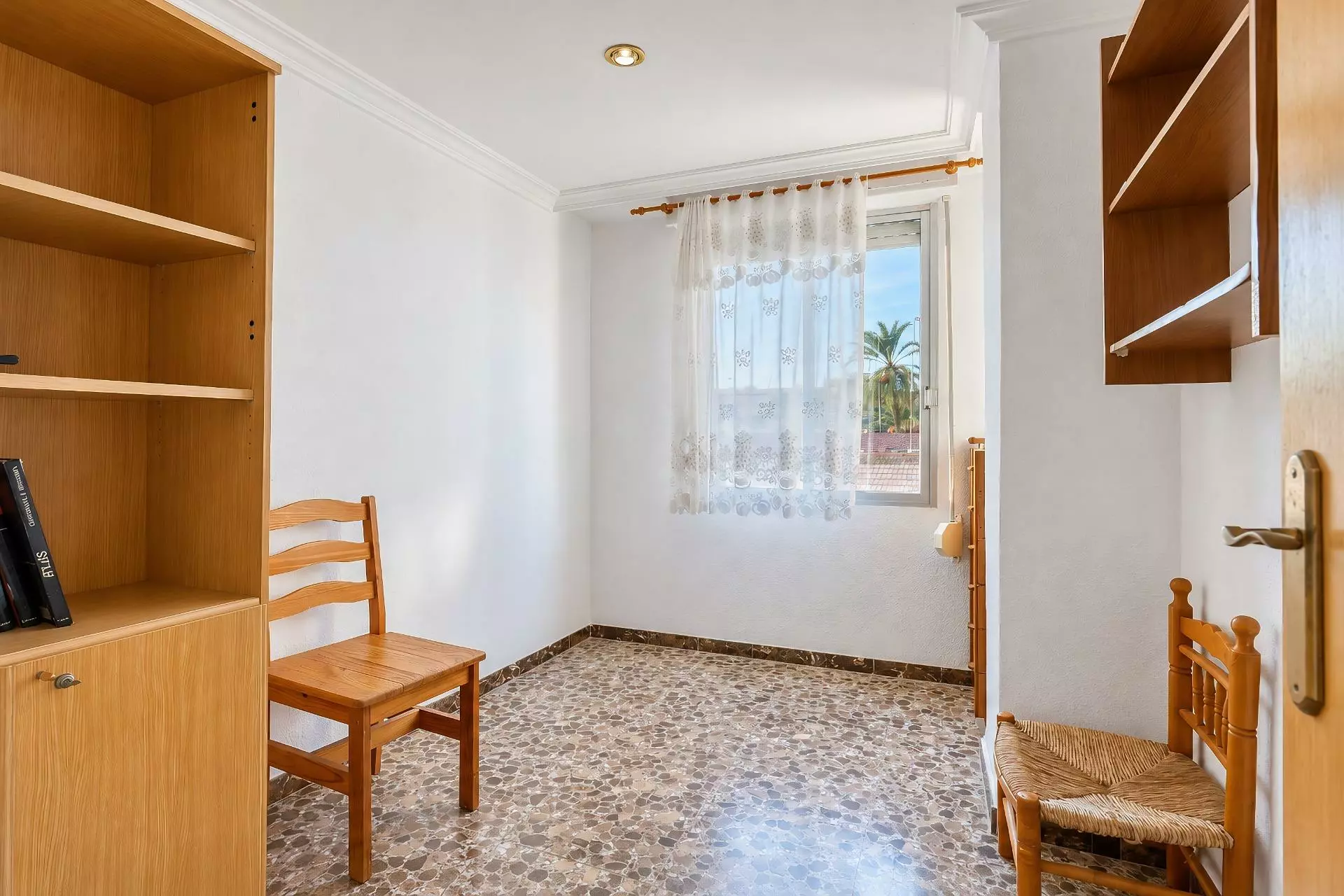 3-bedroom Flat In Elche, Spain (66 M²)