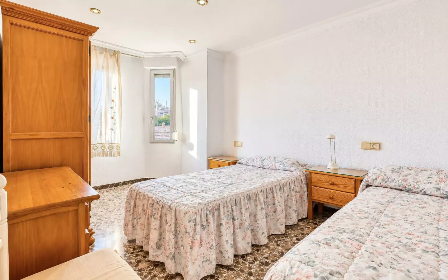3-bedroom Flat In Elche, Spain (66 M²)