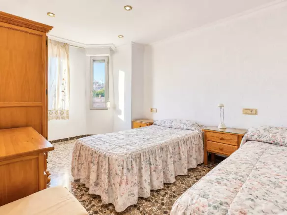 3-bedroom Flat In Elche, Spain (66 M²)