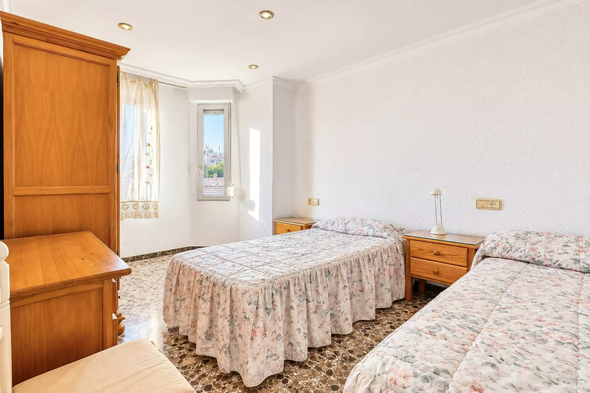 3-bedroom Flat In Elche, Spain (66 M²)