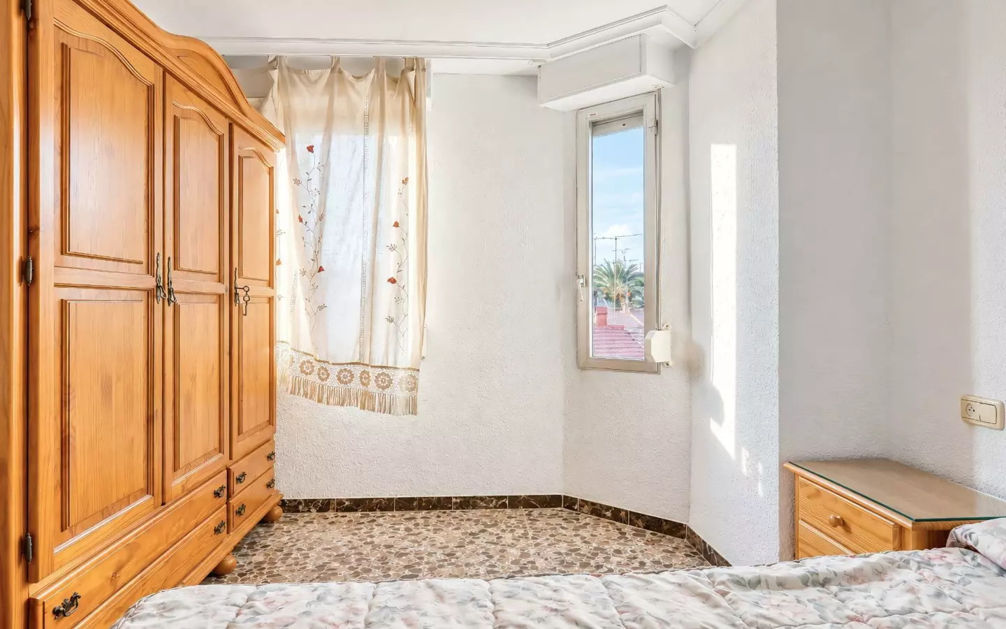 3-bedroom Flat In Elche, Spain (66 M²)