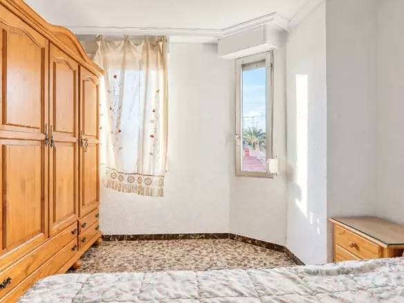 3-bedroom Flat In Elche, Spain (66 M²)