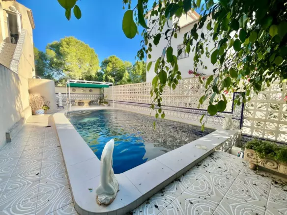 3-bedroom Villa In San Miguel De Salinas, Spain (149 M²)