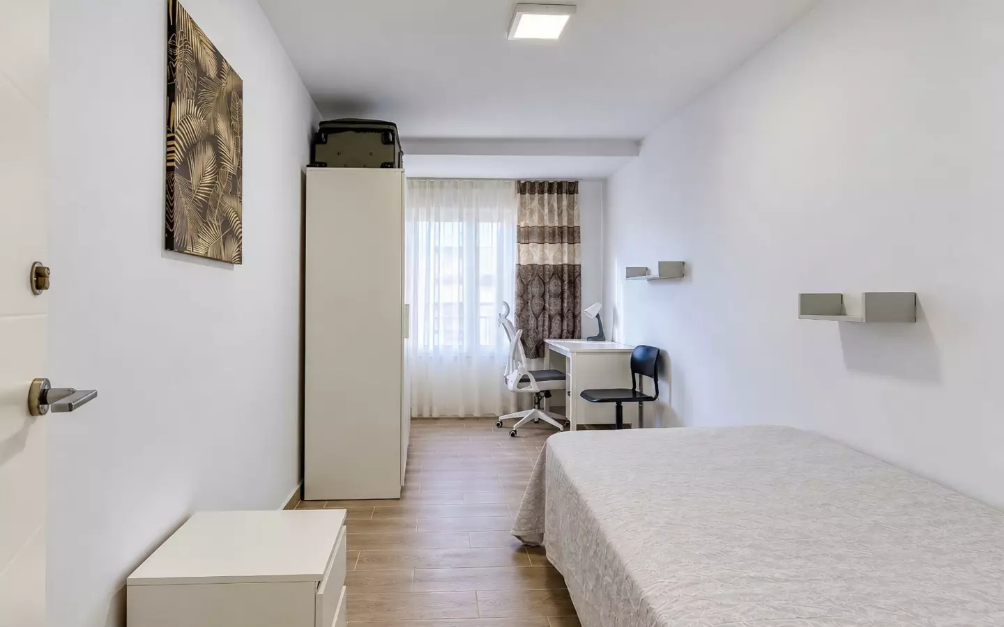 6-bedroom Flat In Elche, Spain (193 M²)
