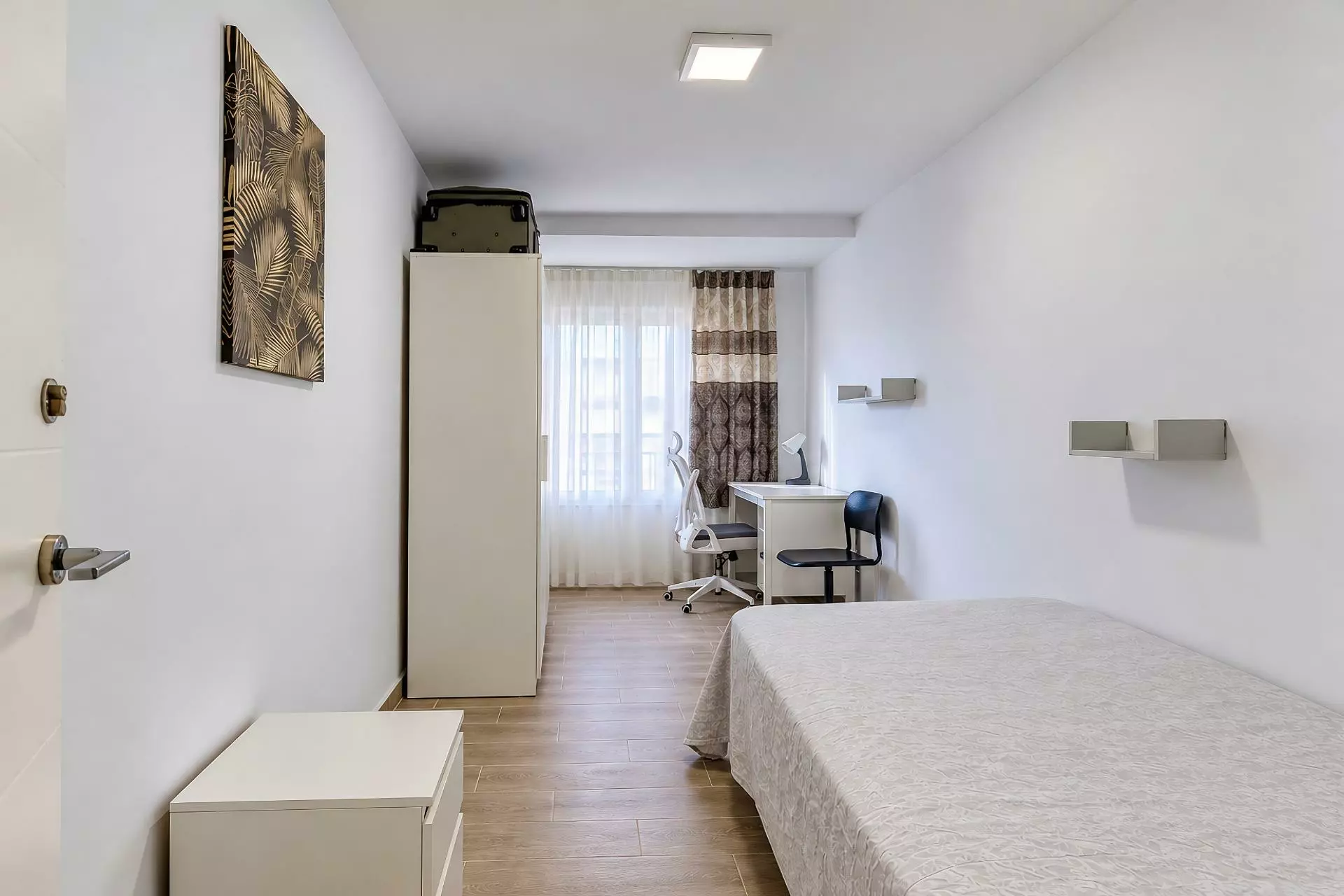 6-bedroom Flat In Elche, Spain (193 M²)