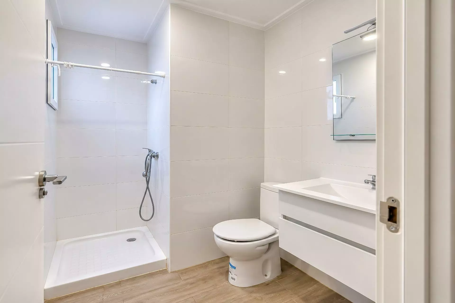 6-bedroom Flat In Elche, Spain (193 M²)