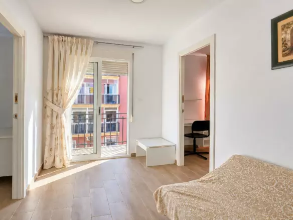 6-bedroom Flat In Elche, Spain (193 M²)