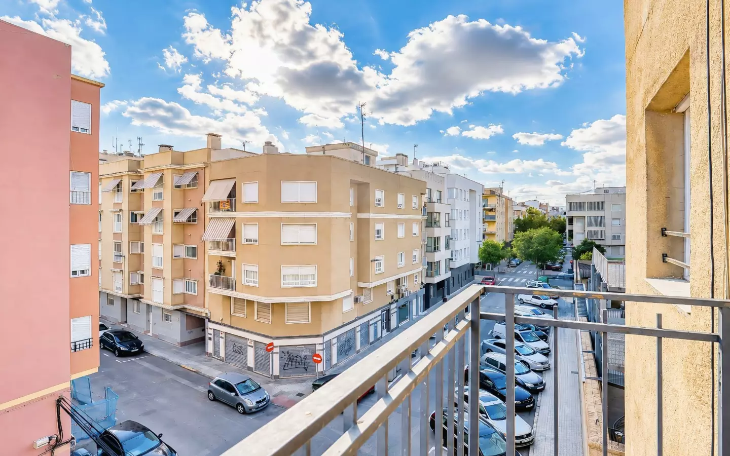 6-bedroom Flat In Elche, Spain (193 M²)
