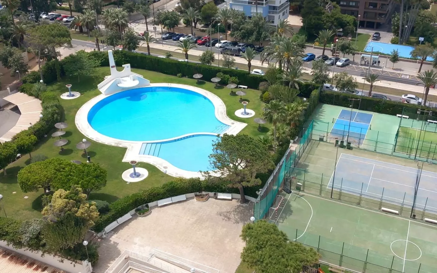 2-bedroom Apartment In Alicante, Spain (88 M²)