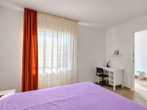 6-bedroom Flat In Elche, Spain (193 M²)