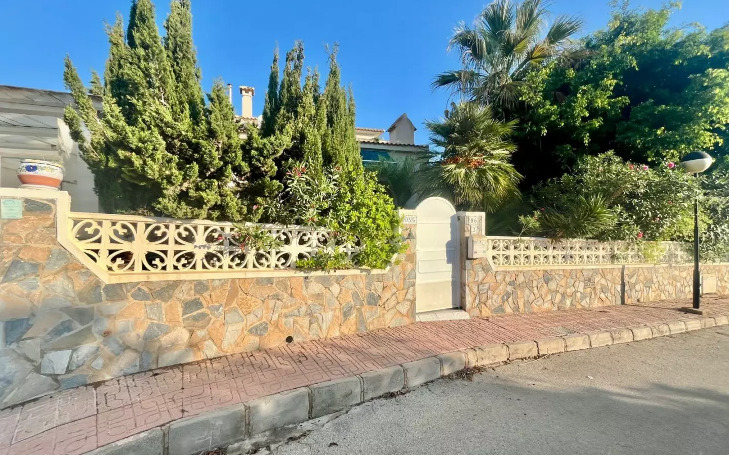3-bedroom Villa In San Miguel De Salinas, Spain (149 M²)