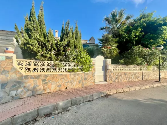 3-bedroom Villa In San Miguel De Salinas, Spain (149 M²)