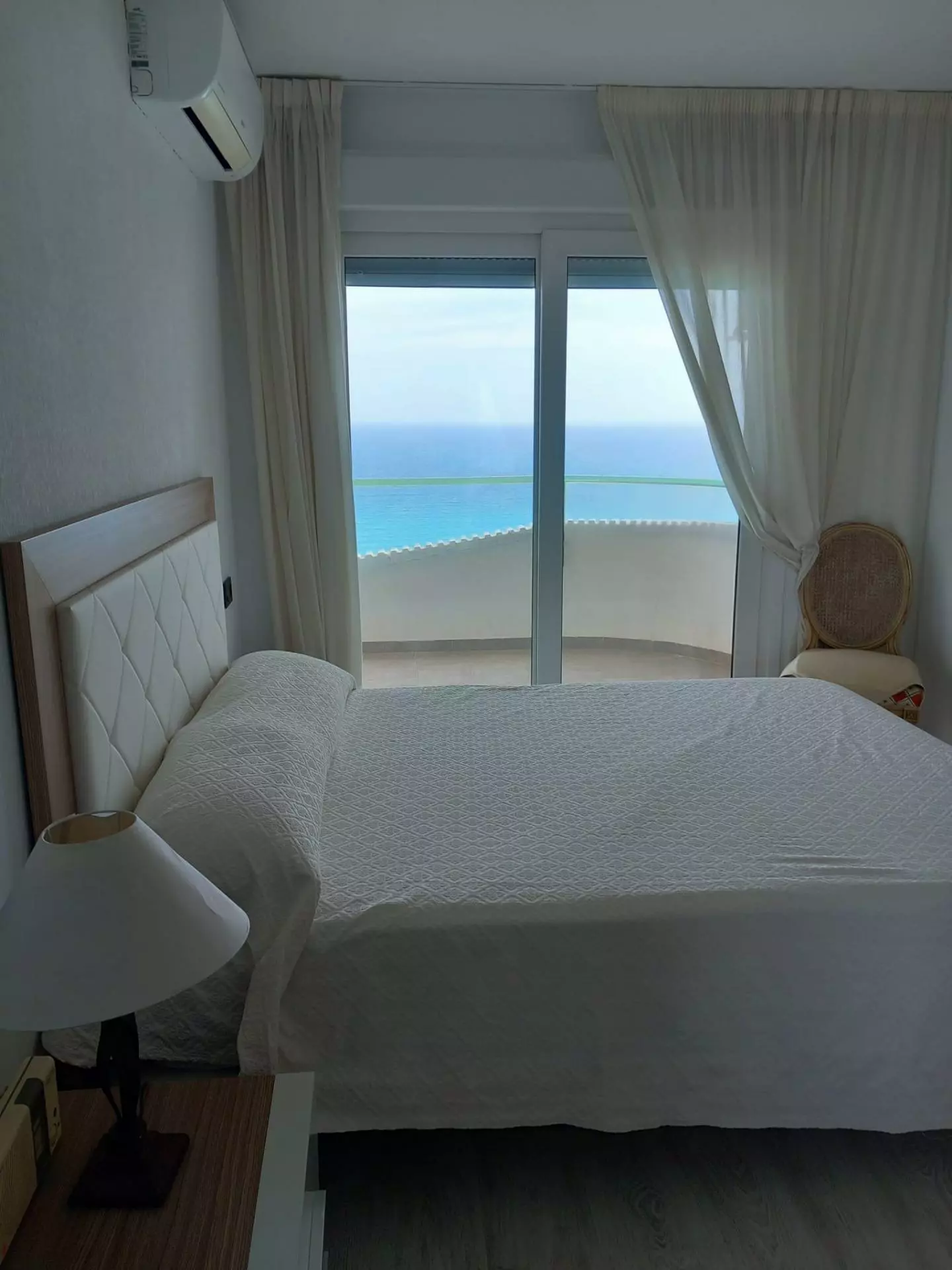 4-4-892e01 2-bedroom Apartment In Alicante, Spain (88 M²)