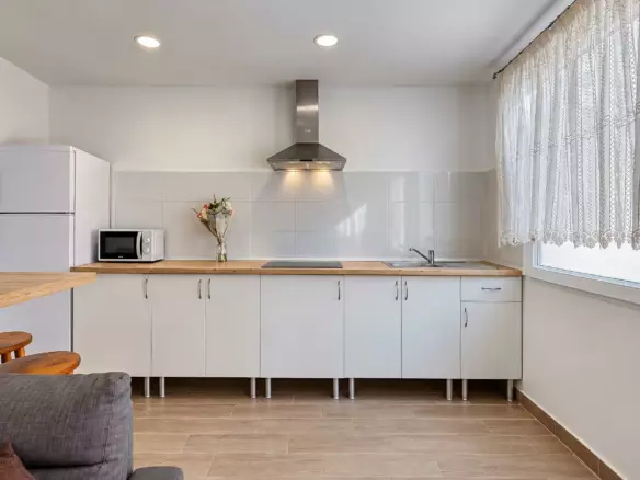 6-bedroom Flat In Elche, Spain (193 M²)
