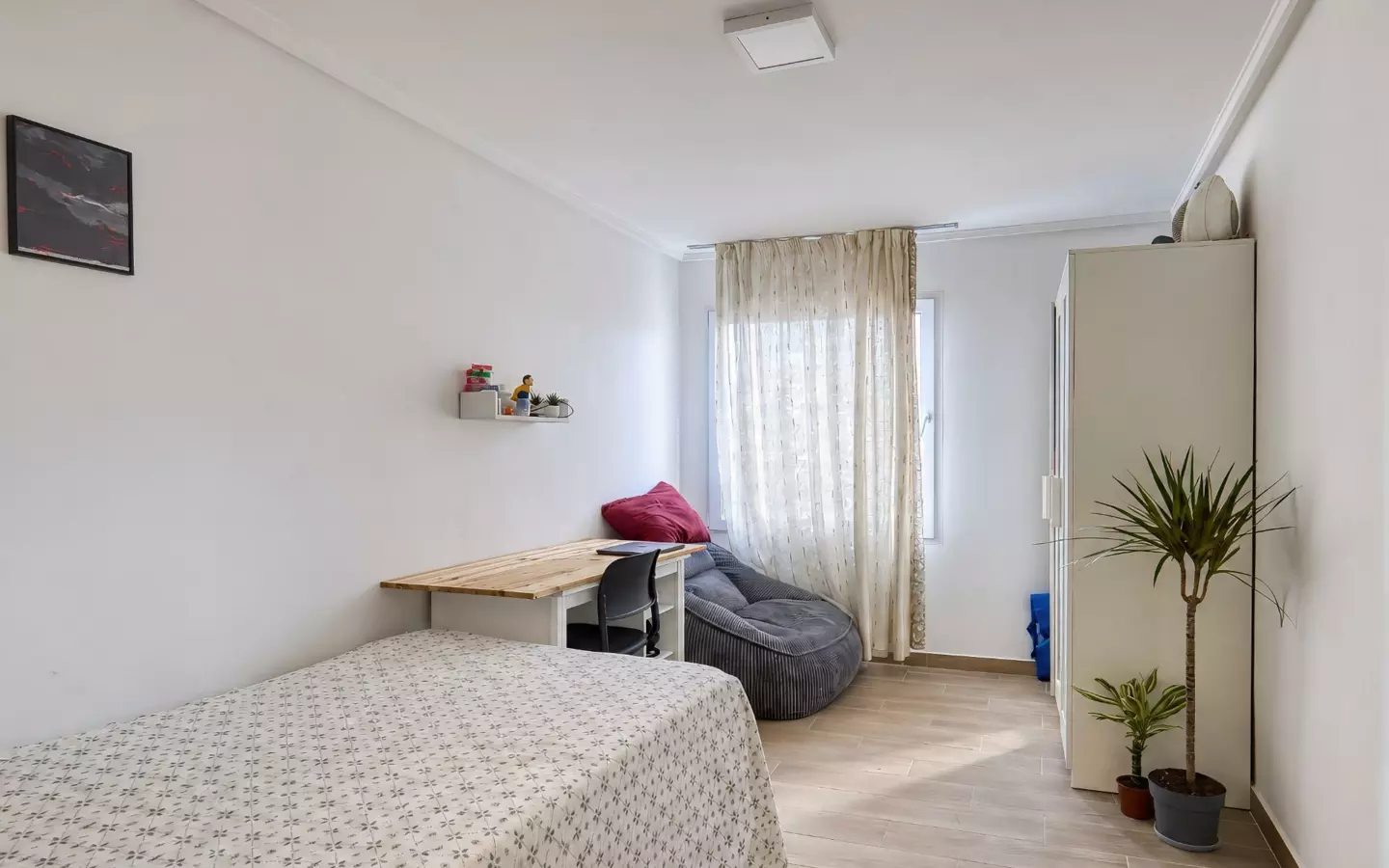 6-bedroom Flat In Elche, Spain (193 M²)