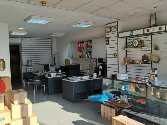 Building In Piraeus Port / Center, Greece (686 M²)