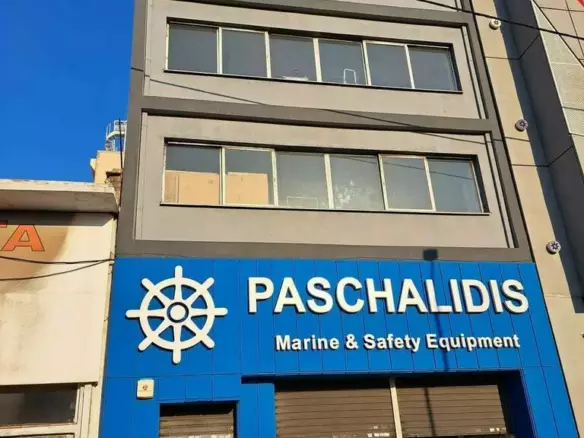 Building In Piraeus Port / Center, Greece (686 M²)