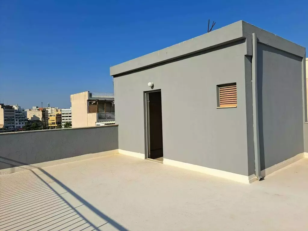 Building In Piraeus Port / Center, Greece (686 M²)