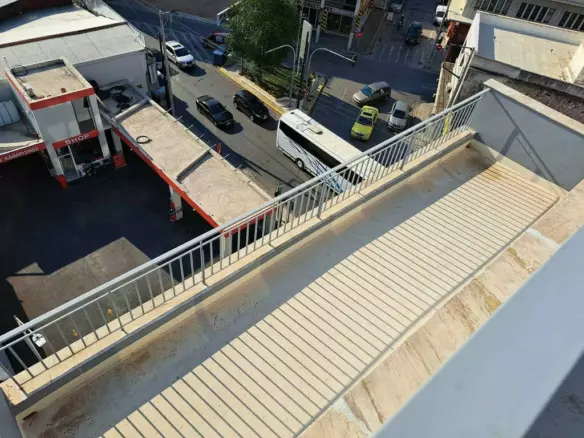 Building In Piraeus Port / Center, Greece (686 M²)