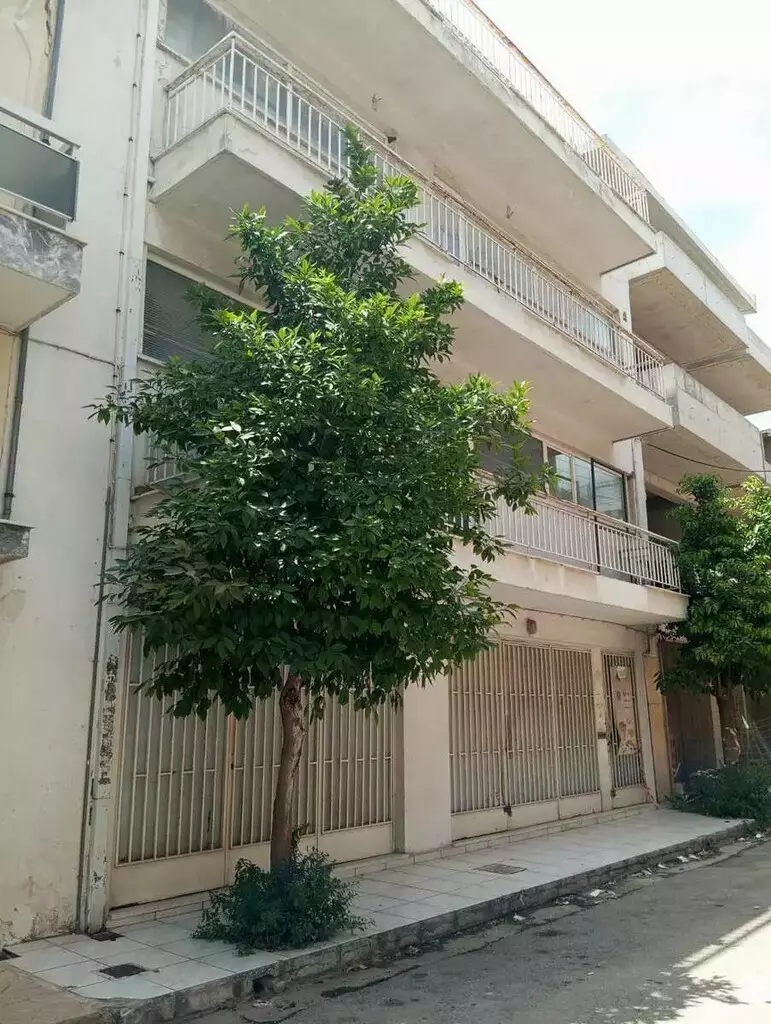 Building In Peristeri, Greece (500 M²)