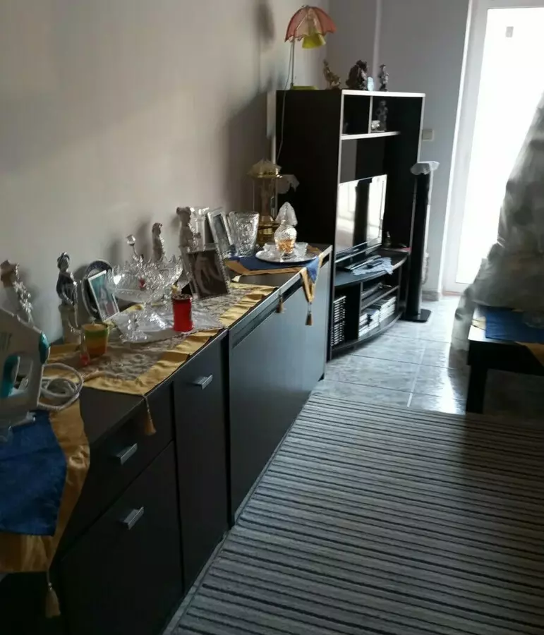 1-bedroom Building In Keratsini, Greece (320 M²)