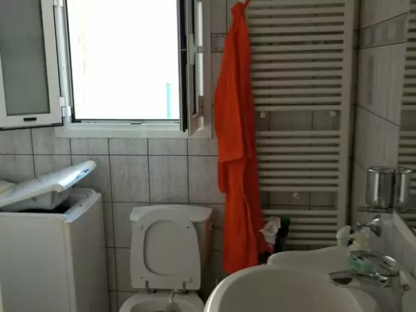 1-bedroom Building In Keratsini, Greece (320 M²)