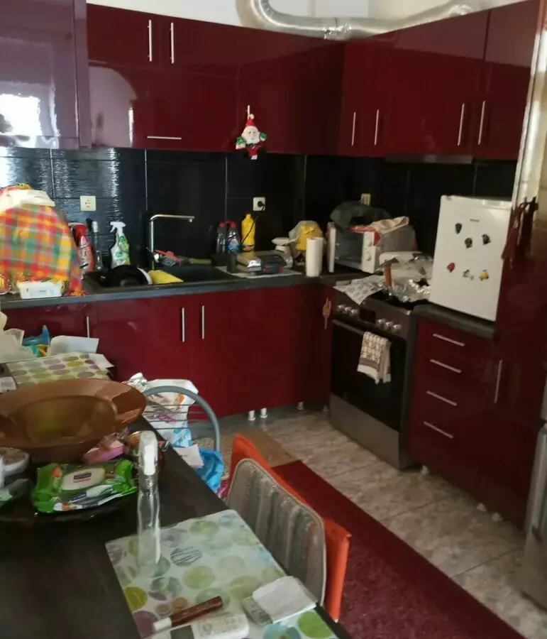 1-bedroom Building In Keratsini, Greece (320 M²)