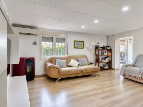 2-bedroom Villa In San Fulgencio, Spain (94 M²)