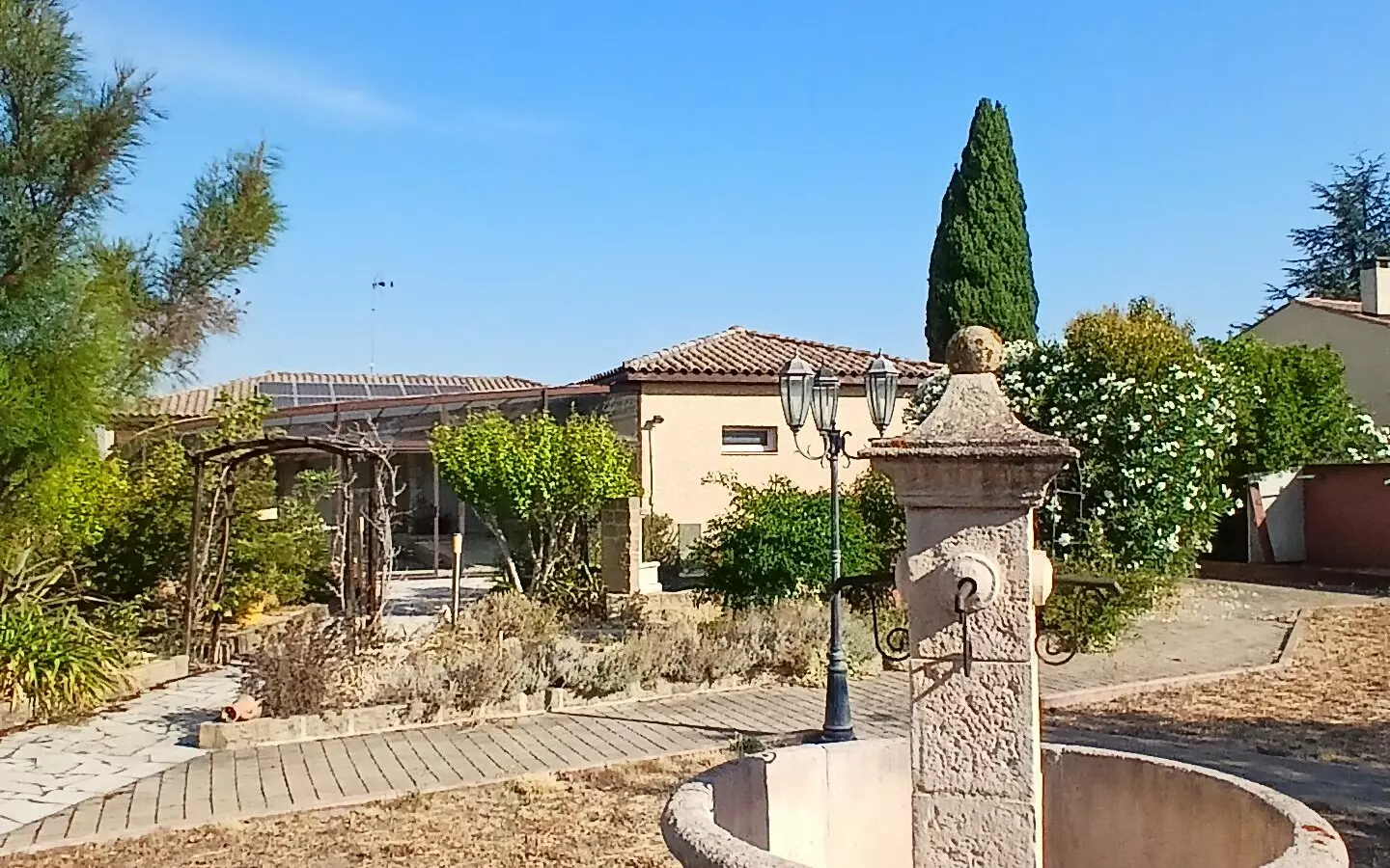 4-bedroom Detached House In Maureilhan, France (130 M²)