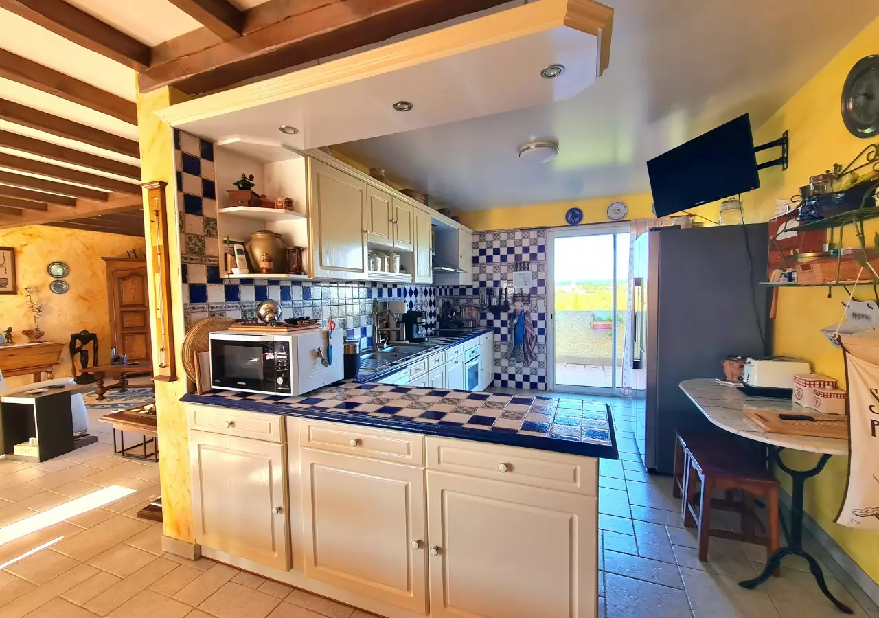 4-bedroom Detached House In Maureilhan, France (130 M²)