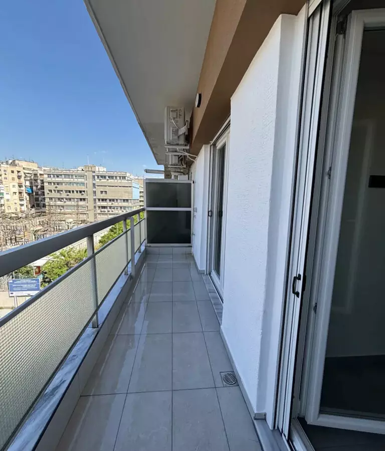 1-bedroom Flat In Center Of Thessaloniki, Greece (57 M²)