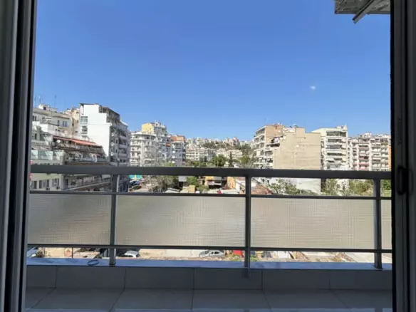 1-bedroom Flat In Center Of Thessaloniki, Greece (57 M²)