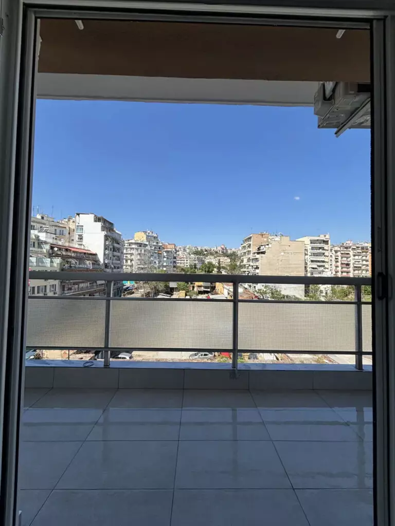 1-bedroom Flat In Center Of Thessaloniki, Greece (57 M²)