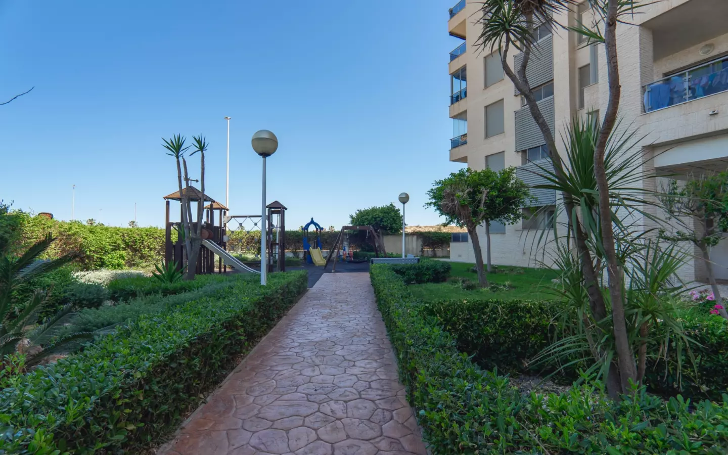 3-bedroom Apartment In Guardamar Del Segura, Spain
