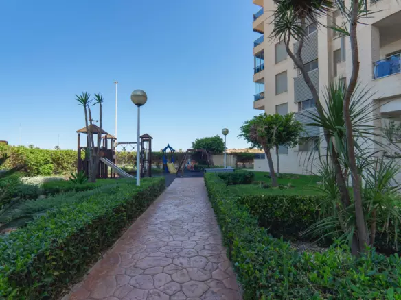 3-bedroom Apartment In Guardamar Del Segura, Spain