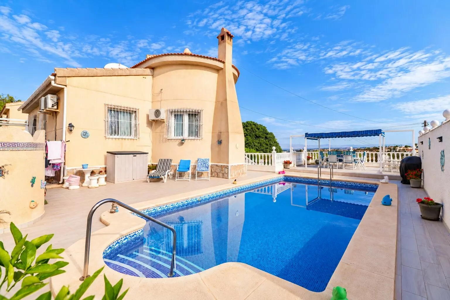 o_1k52gsd5e9b8i11i5rs7i12p922-5001be 3-bedroom Villa In Ciudad Quesada, Spain (146 M²)